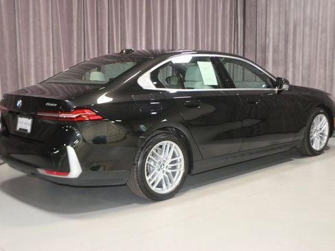 Used 2025 BMW 530i xDrive w/ Premium Package image 4