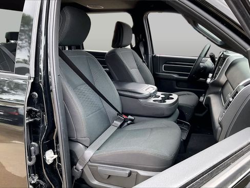 Certified 2025 RAM 2500 Big Horn AWD/4WD image 9