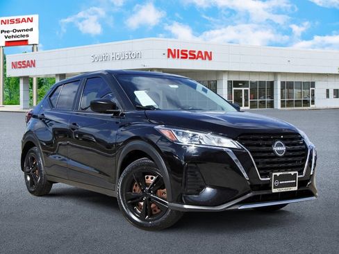 Used 2023 Nissan Kicks S w/ Interior Electronics Package image 1