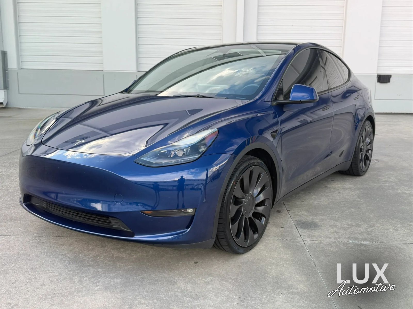 Used 2023 Tesla Model Y Performance AWD/4WD image 1