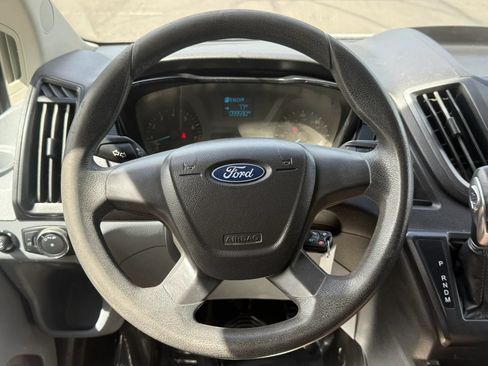Used 2018 Ford Transit 250 148 Medium Roof RWD image 9