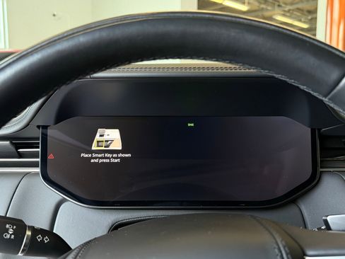 Used 2025 Land Rover Range Rover SE image 55