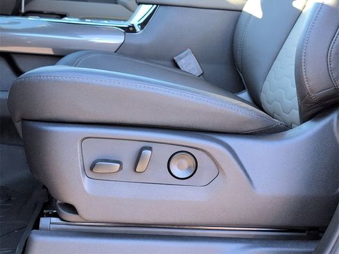 New 2026 Chevrolet Silverado 2500 ZR2 image 14