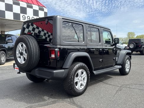 Used 2018 Jeep Wrangler Unlimited Sport S AWD/4WD image 7