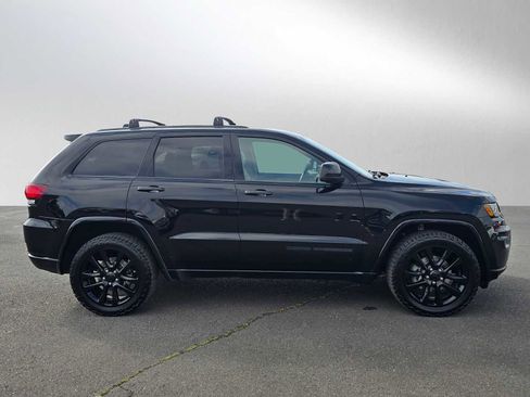 Used 2019 Jeep Grand Cherokee Altitude AWD/4WD image 2