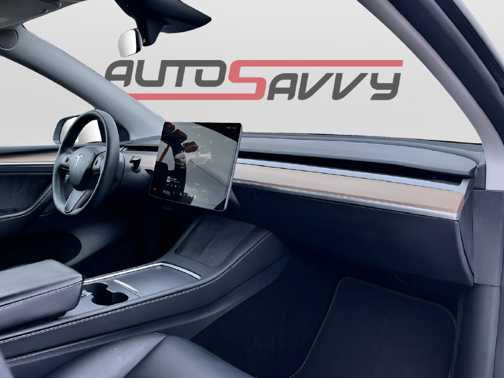 Used 2024 Tesla Model Y Long Range RWD image 29