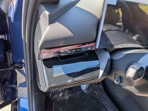 New 2026 BMW 550e xDrive w/ Premium Package AWD/4WD image 65