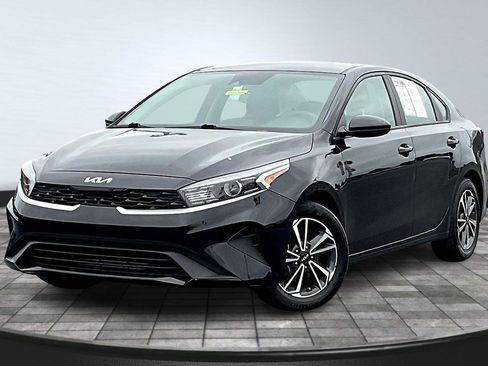 Used 2023 Kia Forte LXS image 12