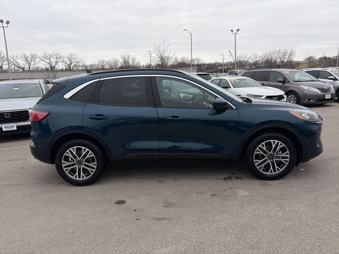 Used 2020 Ford Escape SEL image 4