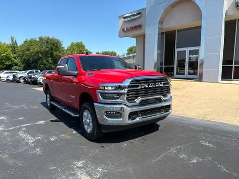 Used 2026 RAM 2500 Big Horn AWD/4WD image 2