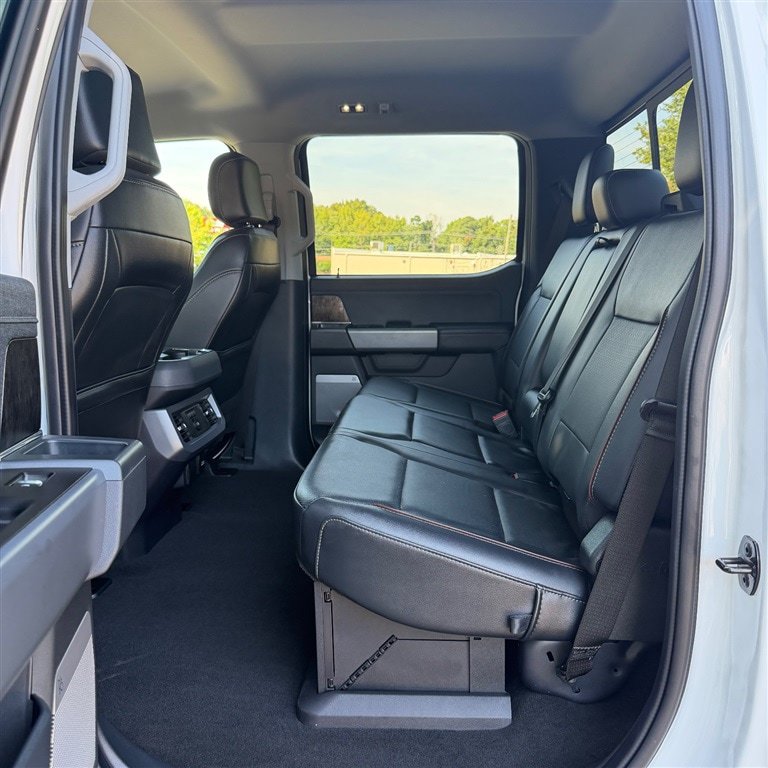 Used 2024 Ford F250 Lariat w/ Black Appearance Package AWD/4WD image 15