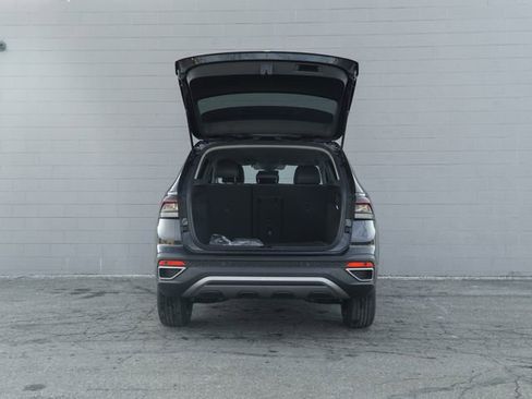 New 2026 Volkswagen Taos SE AWD/4WD image 6