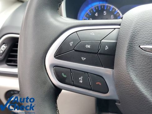 Used 2024 Chrysler Pacifica Touring-L FWD image 21