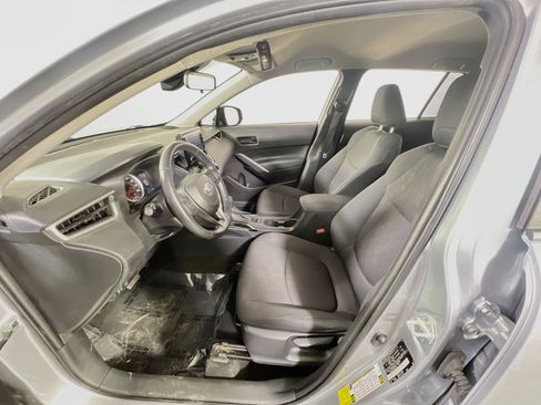 Used 2022 Toyota Corolla Cross LE AWD/4WD image 19