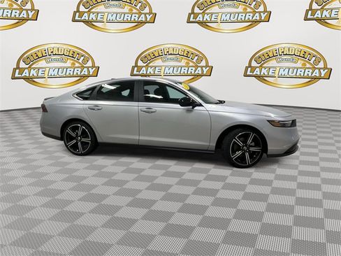 Used 2024 Honda Accord Sport image 4