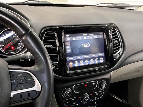 Used 2019 Jeep Compass Limited image 9
