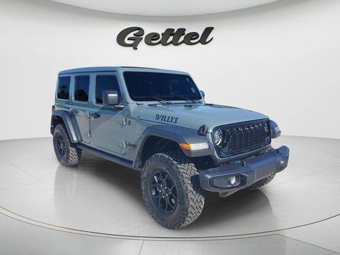 Used 2025 Jeep Wrangler Unlimited Sport AWD/4WD image 3