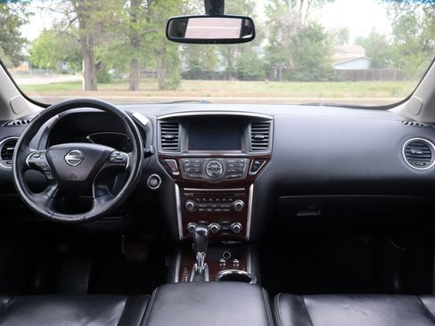 Used 2016 Nissan Pathfinder Platinum AWD/4WD image 16