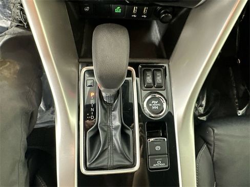 Used 2022 Mitsubishi Eclipse Cross SEL image 32