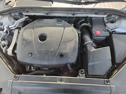 Used 2018 Volvo S90 T5 Momentum w/ Convenience Package FWD image 29