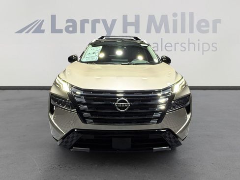 New 2026 Nissan Rogue Platinum image 8