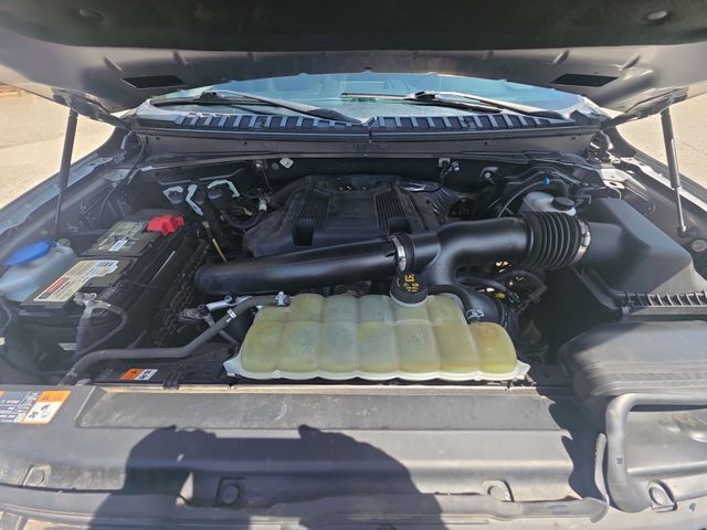 Used 2020 Ford Expedition XLT w/ Equipment Group 202A AWD/4WD image 28