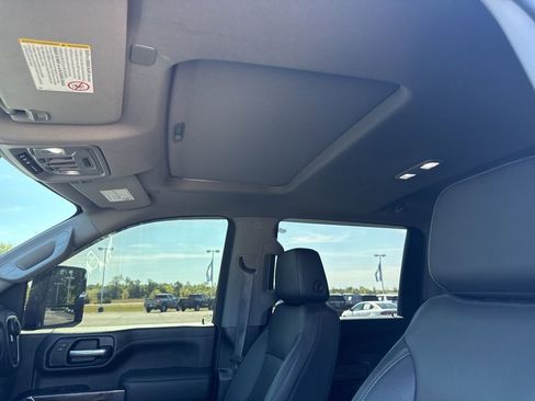 Used 2021 Chevrolet Silverado 2500 LTZ w/ LTZ Plus Package image 6