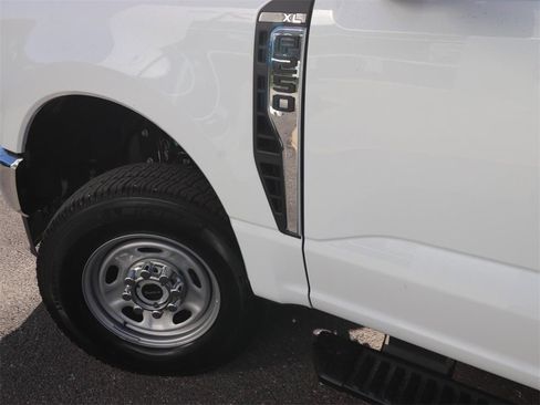 New 2026 Ford F250 XL w/ XL Chrome Package image 4