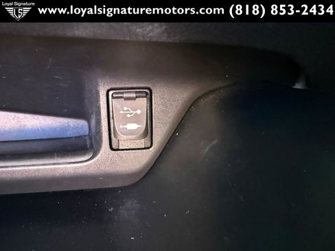 Used 2018 Toyota C-HR XLE FWD image 27
