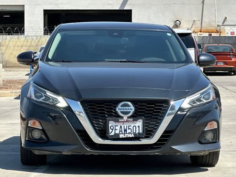 Used 2020 Nissan Altima 2.5 SL FWD image 11