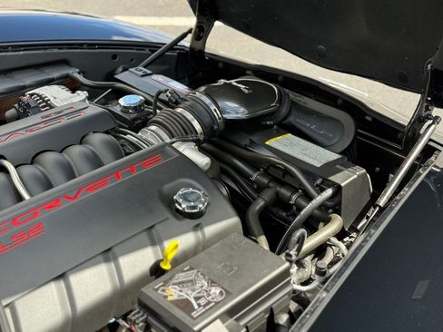 Used 2006 Chevrolet Corvette Coupe w/ Preferred Equipment Group RWD image 8