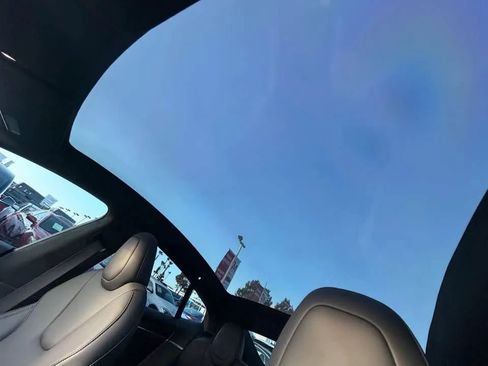 Used 2026 Tesla Model S AWD/4WD image 10