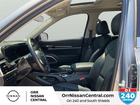 Used 2025 Kia Telluride S FWD image 18