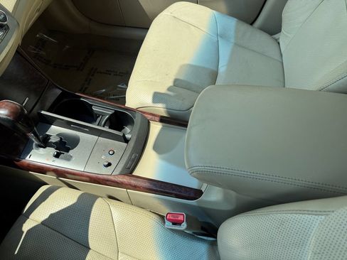 Used 2012 Toyota Avalon Limited FWD image 25