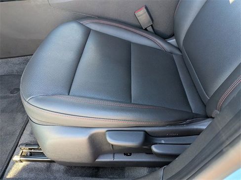 Used 2025 Chevrolet Trax RS image 23