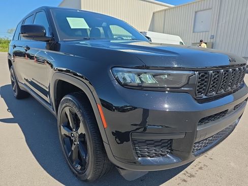 Used 2023 Jeep Grand Cherokee L Laredo AWD/4WD image 3