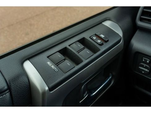 Used 2022 Toyota 4Runner SR5 image 29