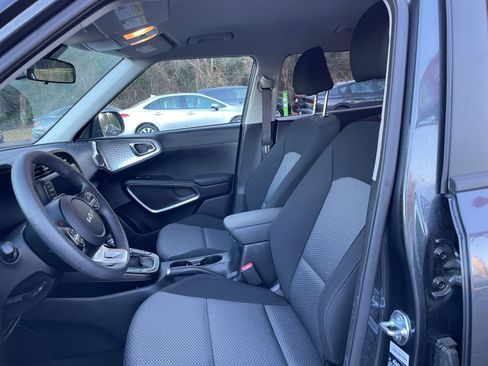 Used 2025 Kia Soul LX w/ LX Technology Package image 24