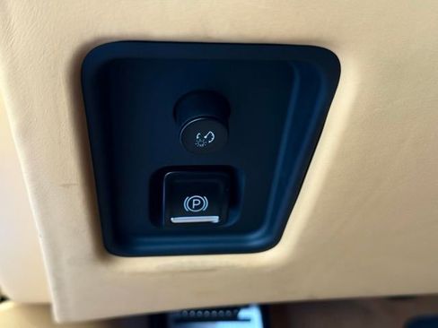 Used 2022 Chevrolet Corvette Stingray Premium Cpe w/ Z51 Performance Package image 25