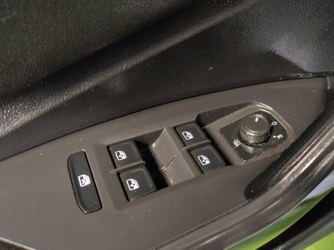 Used 2019 Volkswagen Jetta SE w/ Cold Weather Package FWD image 27