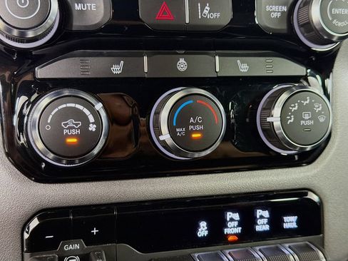 Used 2025 RAM 1500 Big Horn AWD/4WD image 16