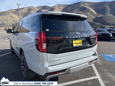 Used 2025 Ford Expedition Max Platinum w/ Driver's Package image 5