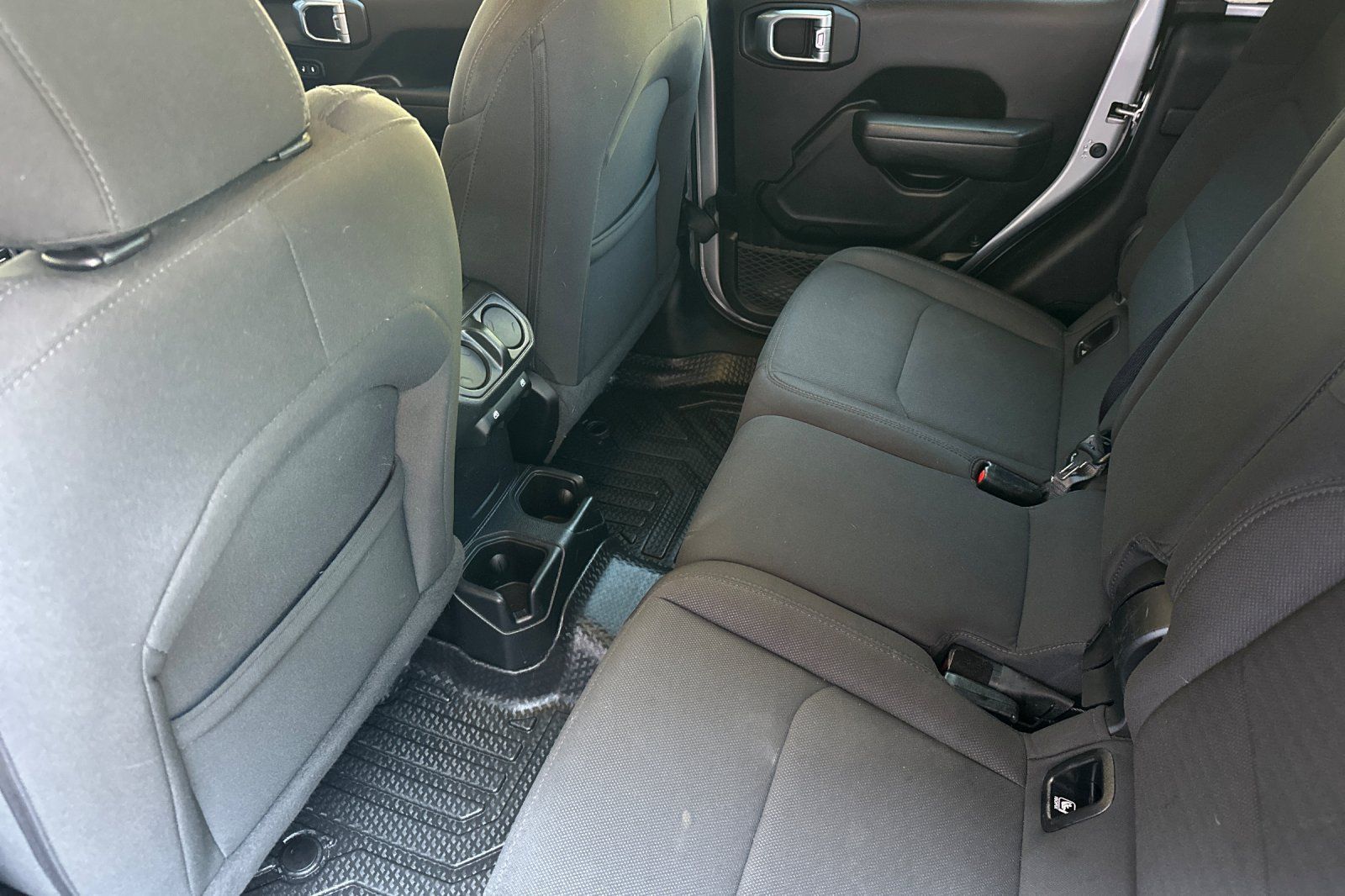 Used 2023 Jeep Gladiator Sport AWD/4WD image 12