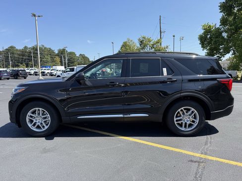 New 2025 Ford Explorer Active image 25