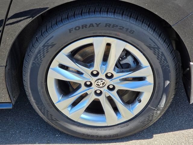 Used 2024 Toyota Sienna XLE w/ XLE Plus Package AWD/4WD image 15
