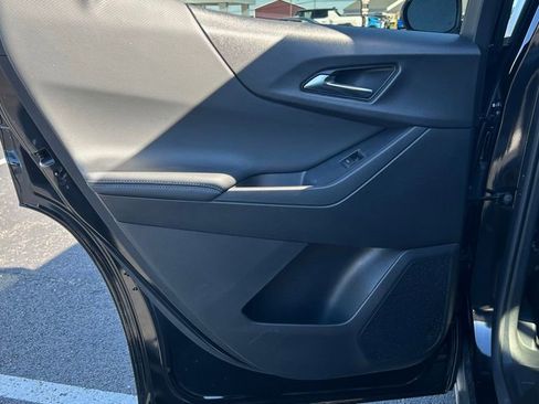 Used 2025 Chevrolet Equinox LT image 16