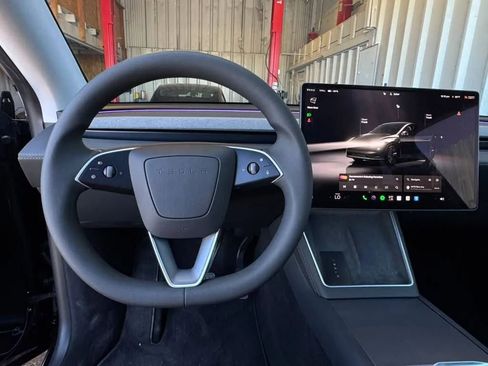 Used 2026 Tesla Model Y Long Range AWD/4WD image 15