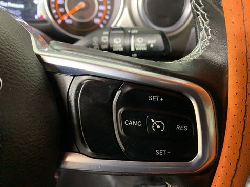 Used 2018 Jeep Wrangler Unlimited Sahara image 22