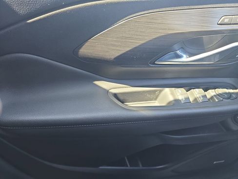 Used 2023 GMC Terrain SLT w/ Infotainment Package II image 23