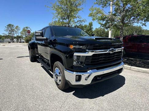 Used 2026 Chevrolet Silverado 3500 LT w/ Safety Package AWD/4WD image 8